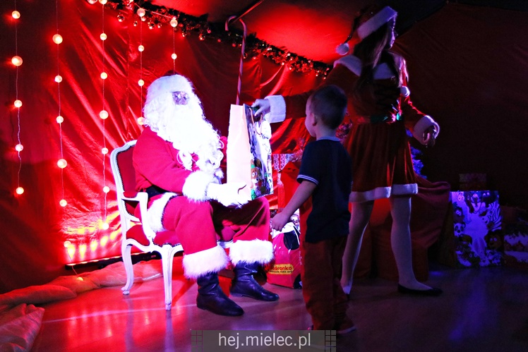 Miejskie spotkanie ze Świętym Mikołajem