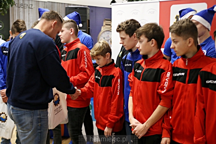 Biało-Niebieskie Mikołajki z PGE