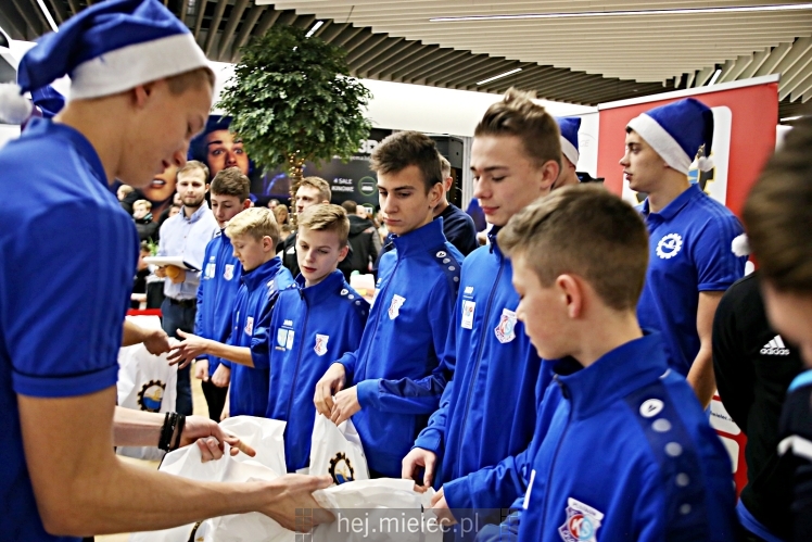 Biało-Niebieskie Mikołajki z PGE