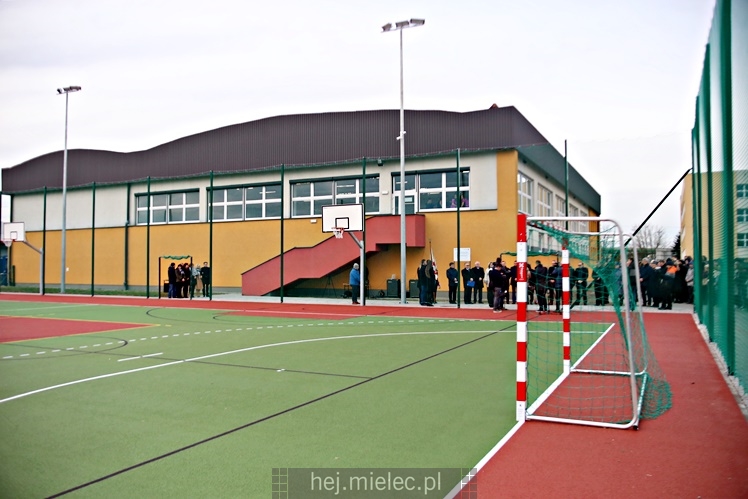 Boiska sportowe przy ZST oddane do użytku