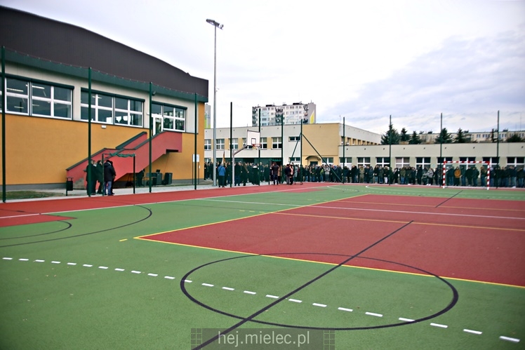 Boiska sportowe przy ZST oddane do użytku