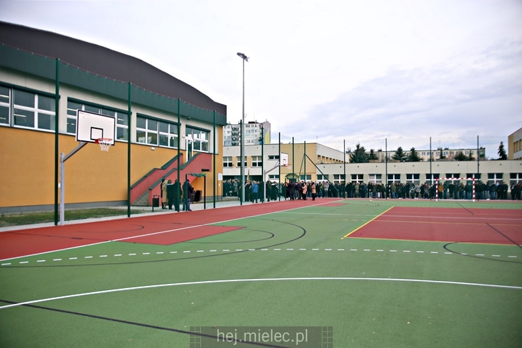 Boiska sportowe przy ZST oddane do użytku