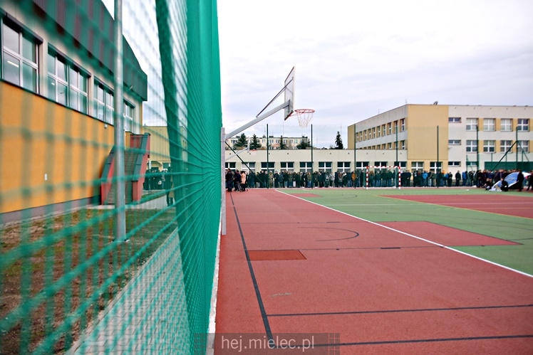 Boiska sportowe przy ZST oddane do użytku