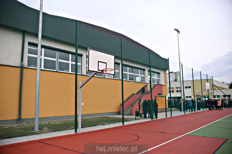 Boiska sportowe przy ZST oddane do użytku