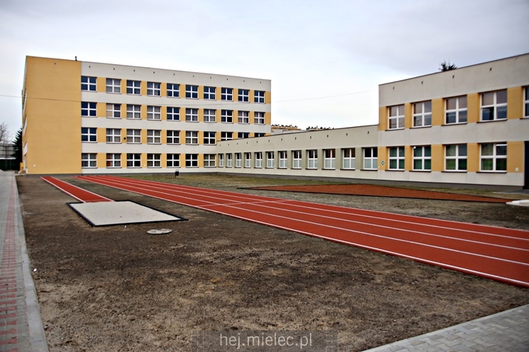 Boiska sportowe przy ZST oddane do użytku