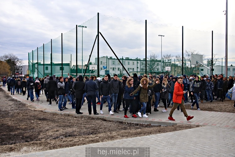 Boiska sportowe przy ZST oddane do użytku