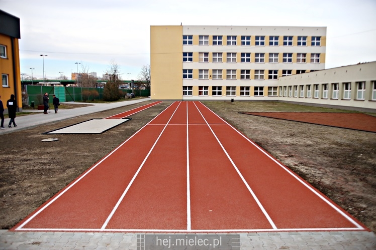 Boiska sportowe przy ZST oddane do użytku