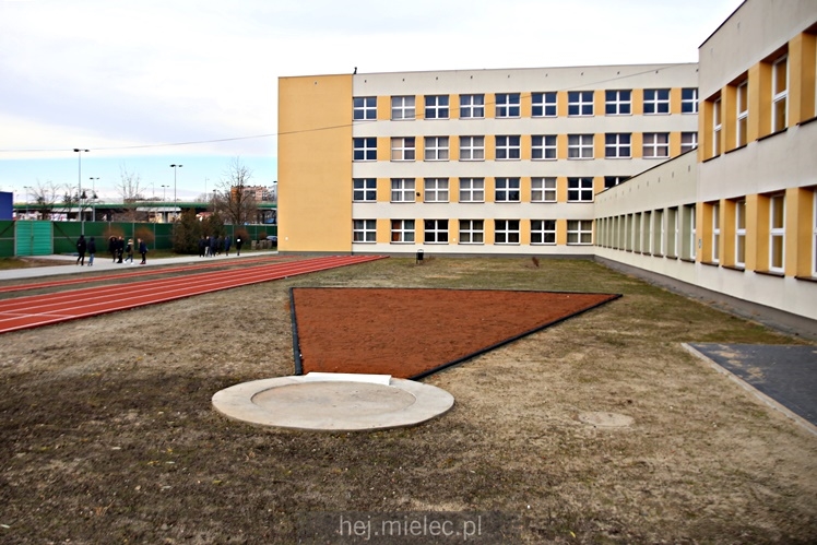 Boiska sportowe przy ZST oddane do użytku