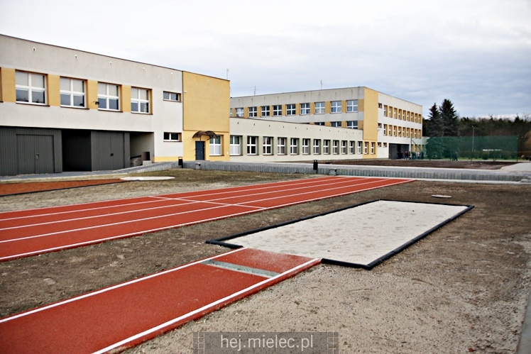 Boiska sportowe przy ZST oddane do użytku