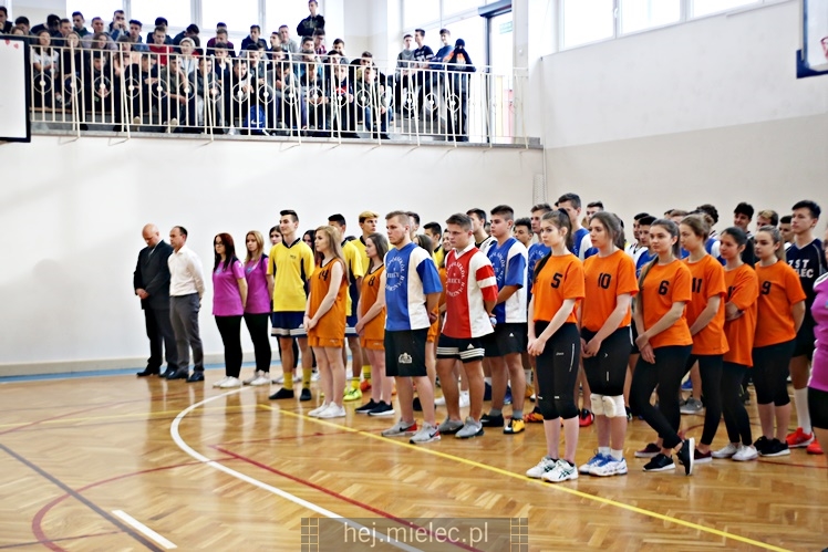 Boiska sportowe przy ZST oddane do użytku