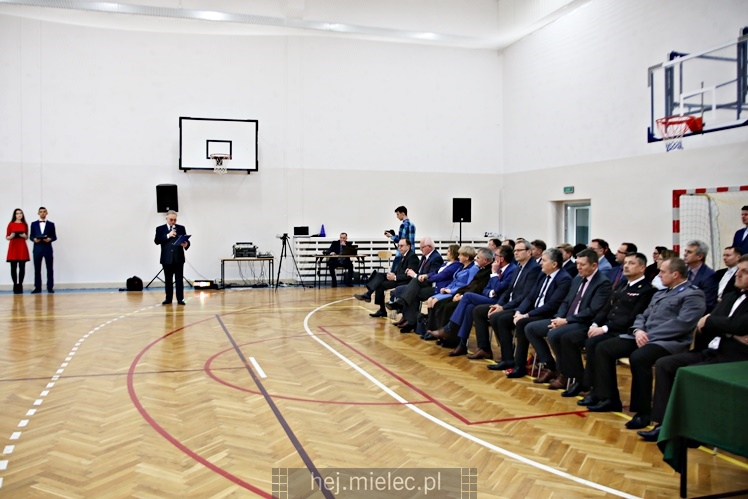 Boiska sportowe przy ZST oddane do użytku