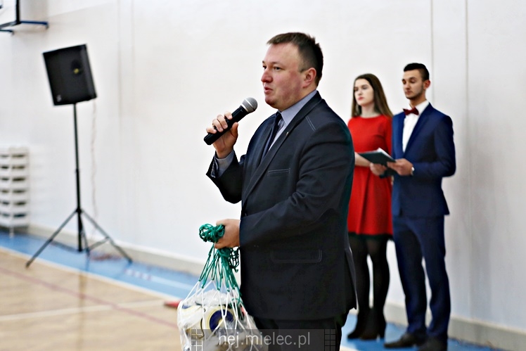 Boiska sportowe przy ZST oddane do użytku