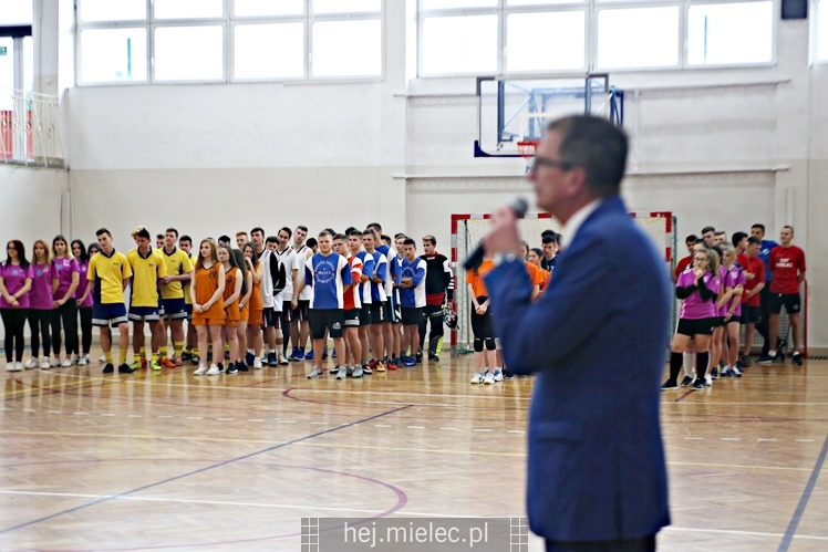Boiska sportowe przy ZST oddane do użytku
