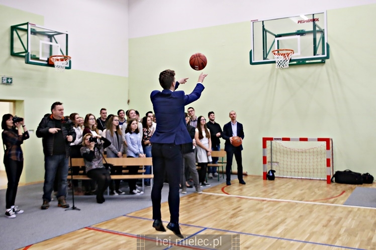 Sala gimnastyczna w I LO wraz z zapleczem gotowa po remoncie