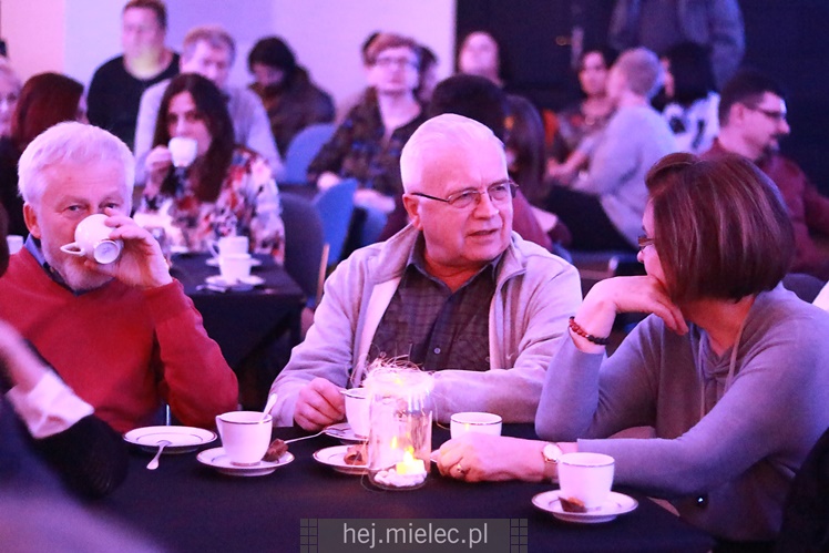 Szurnięte Anioły zamieniły Dom Kultury w poetycką kawiarnię
