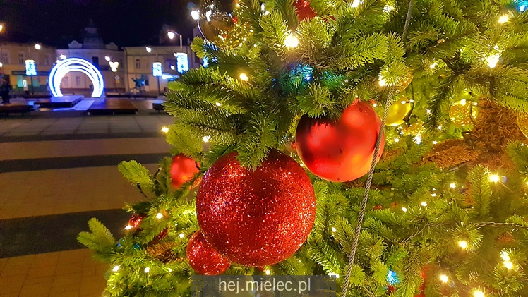 Świąteczne dekoracje mieleckich ulic
