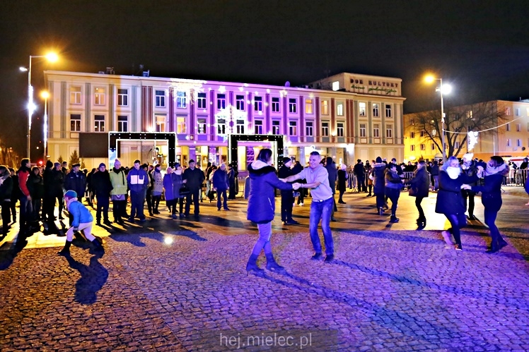 Mielczanie przywitali 2018 rok na Placu AK