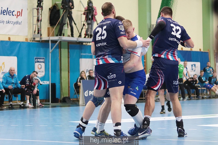 Piłka ręczna: SPR Stal Mielec ? Azoty Puławy 26:31 (14:16)