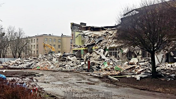 Rozbiórka budynku Miejskiej Biblioteki Publicznej
