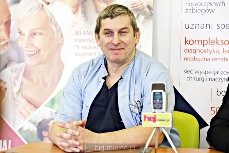 Zabieg kardiologiczny przy użyciu najnowocześniejszego angiografu w PAKS