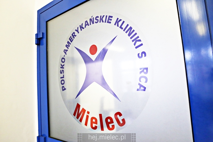 Zabieg kardiologiczny przy użyciu najnowocześniejszego angiografu w PAKS