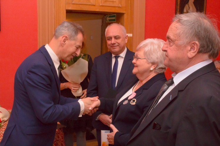 Medale za długoletnie pożycie małżeńskie trafiły do jedenastu par