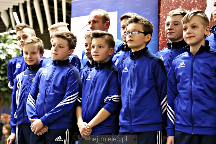 Biało-Niebieski Dzień Kobiet z FKS Stalą Mielec - część pierwsza