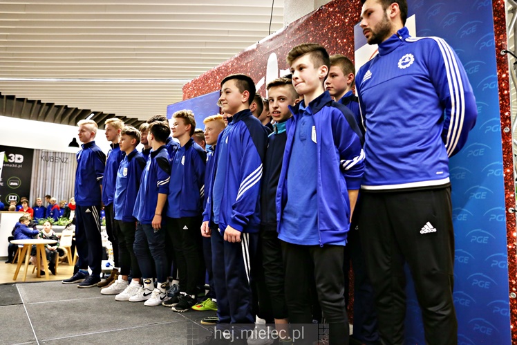 Biało-Niebieski Dzień Kobiet z FKS Stalą Mielec - część pierwsza