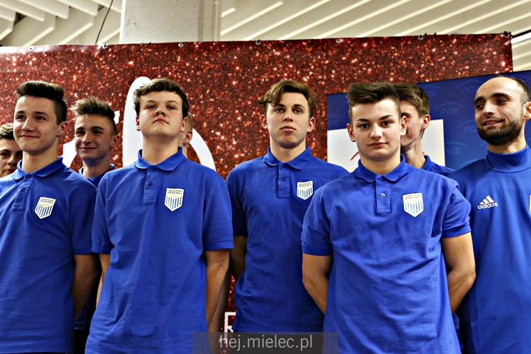 Biało-Niebieski Dzień Kobiet z FKS Stalą Mielec - część pierwsza