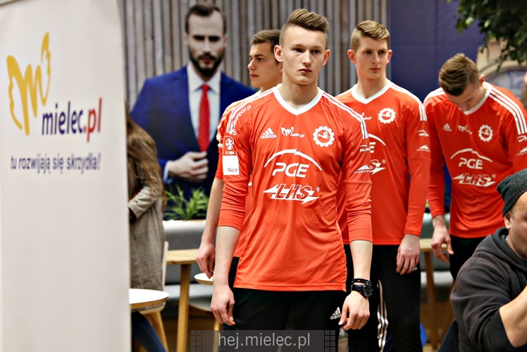 Biało-Niebieski Dzień Kobiet z FKS Stalą Mielec - część druga