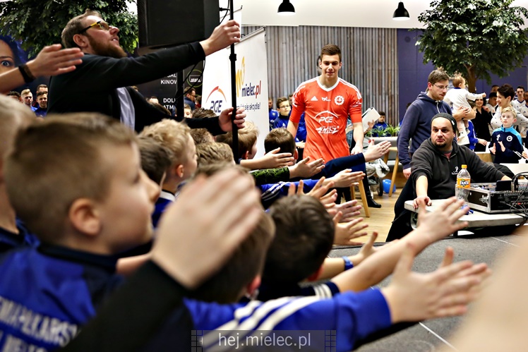 Biało-Niebieski Dzień Kobiet z FKS Stalą Mielec - część druga