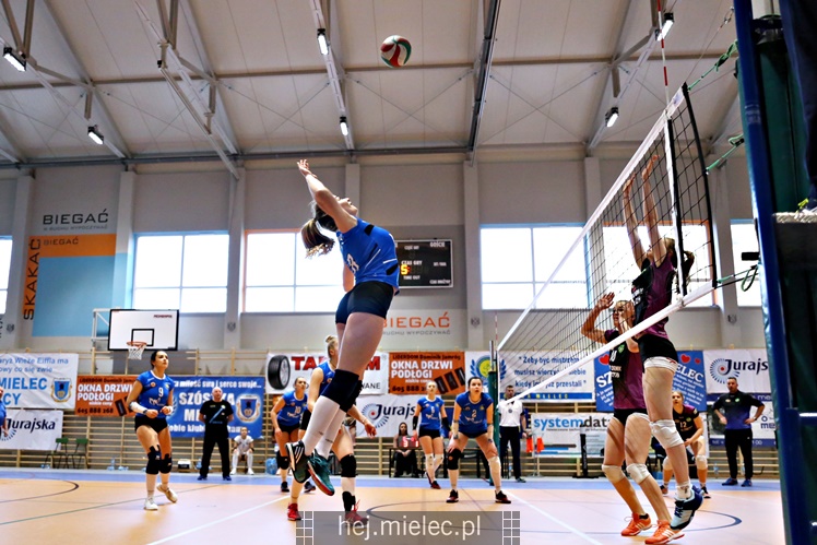1/2 Mistrzostw Polski juniorek: UKS SMS Szóstka Mielec - UKS Chemik Olsztyn