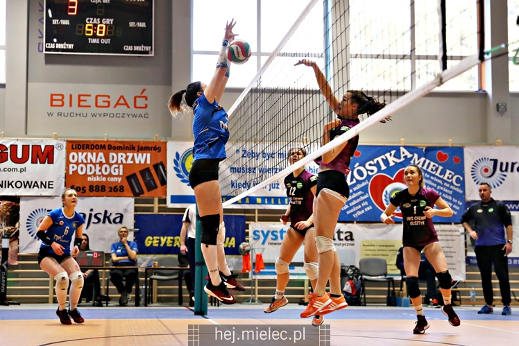 1/2 Mistrzostw Polski juniorek: UKS SMS Szóstka Mielec - UKS Chemik Olsztyn