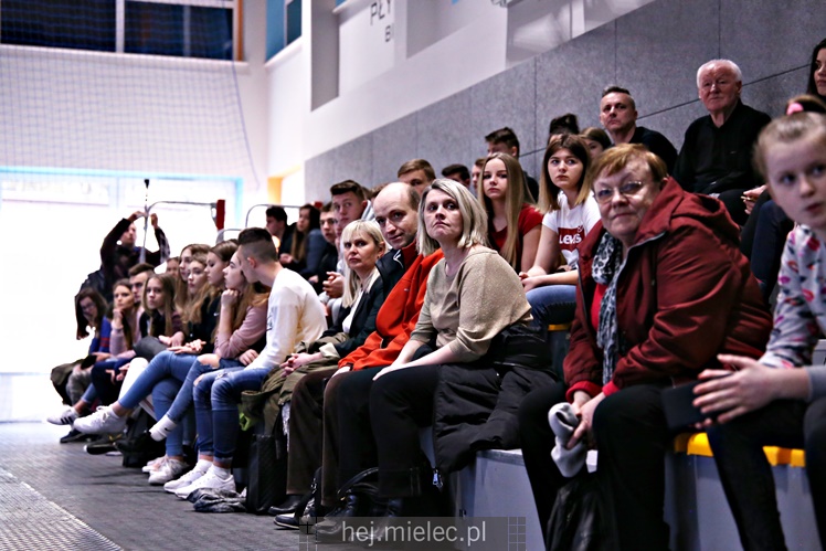 1/2 Mistrzostw Polski juniorek: UKS SMS Szóstka Mielec - UKS Chemik Olsztyn