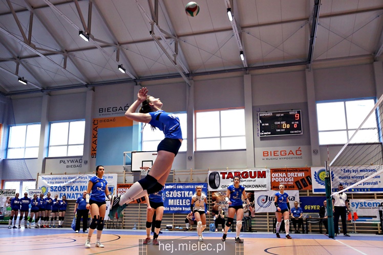 1/2 Mistrzostw Polski juniorek: UKS SMS Szóstka Mielec - UKS Chemik Olsztyn