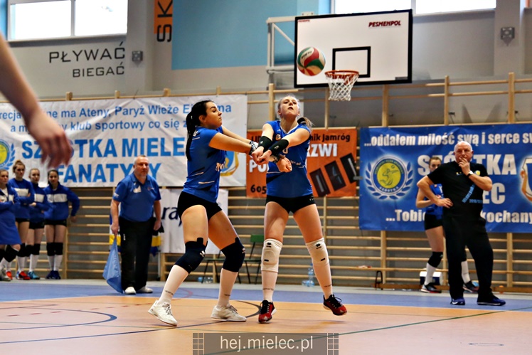 1/2 Mistrzostw Polski juniorek: UKS SMS Szóstka Mielec - UKS Chemik Olsztyn