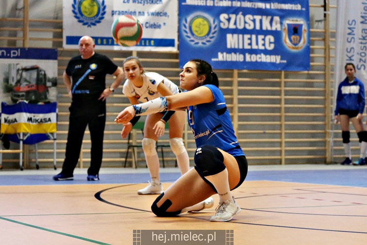 1/2 Mistrzostw Polski juniorek: UKS SMS Szóstka Mielec - UKS Chemik Olsztyn
