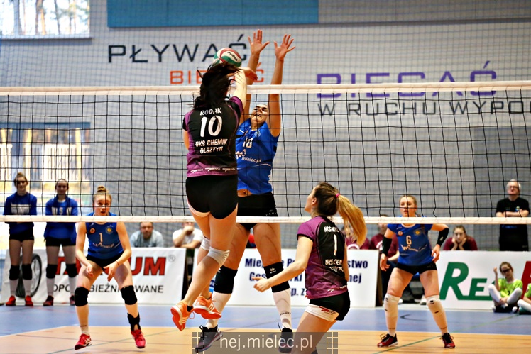 1/2 Mistrzostw Polski juniorek: UKS SMS Szóstka Mielec - UKS Chemik Olsztyn