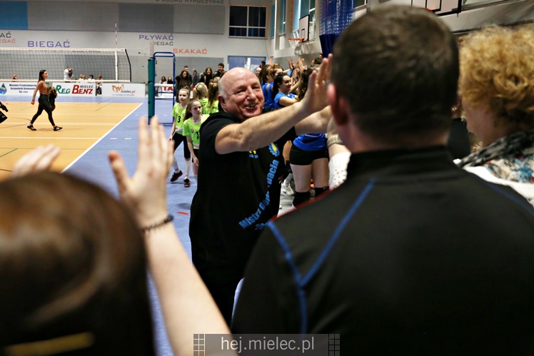 1/2 Mistrzostw Polski juniorek: UKS SMS Szóstka Mielec - UKS Chemik Olsztyn