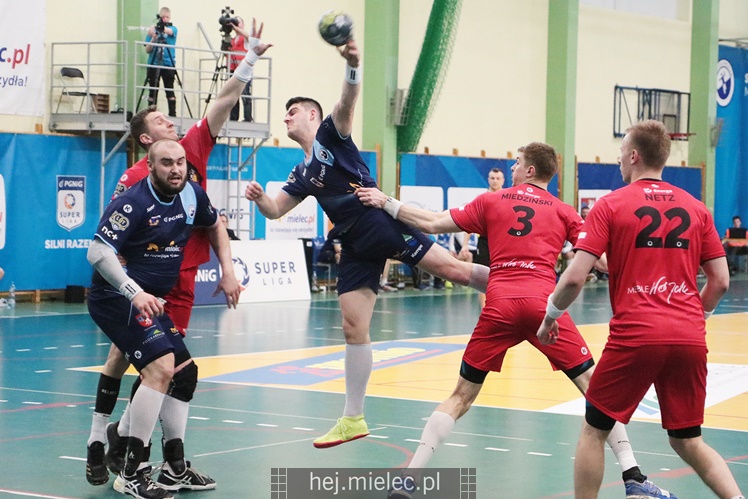 Dwie wygrane Stali z Meblami Wójcik