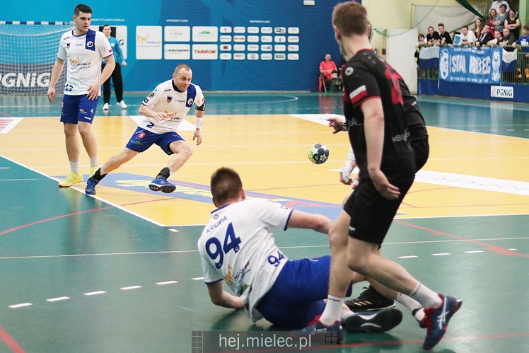Dwie wygrane Stali z Meblami Wójcik