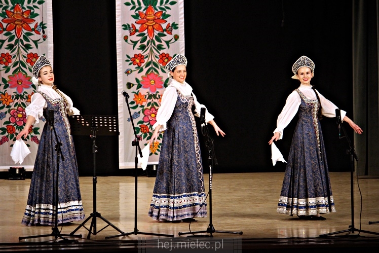 Koncert ?Folkowy Dzień Kobiet? Stowarzyszenia Seniorów ZPiT Rzeszowiacy