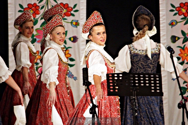 Koncert ?Folkowy Dzień Kobiet? Stowarzyszenia Seniorów ZPiT Rzeszowiacy