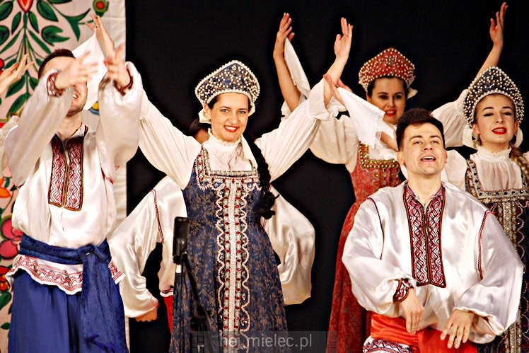 Koncert ?Folkowy Dzień Kobiet? Stowarzyszenia Seniorów ZPiT Rzeszowiacy