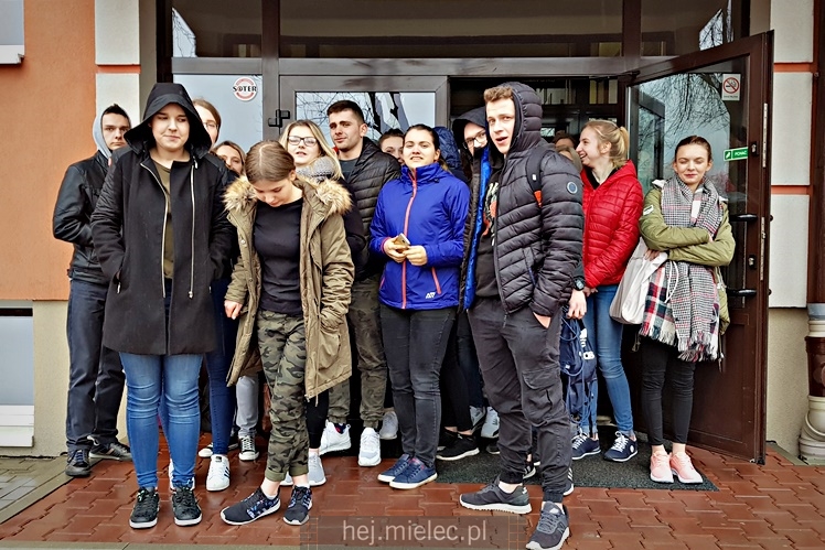 Policja zainaugurowała spotkania z młodymi kierowcami