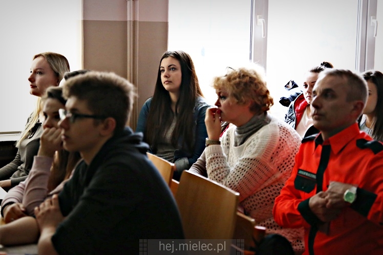 Policja zainaugurowała spotkania z młodymi kierowcami