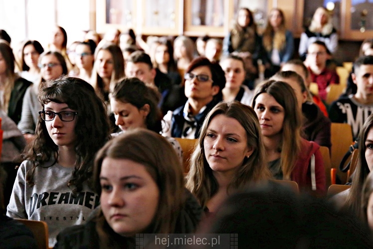 Policja zainaugurowała spotkania z młodymi kierowcami