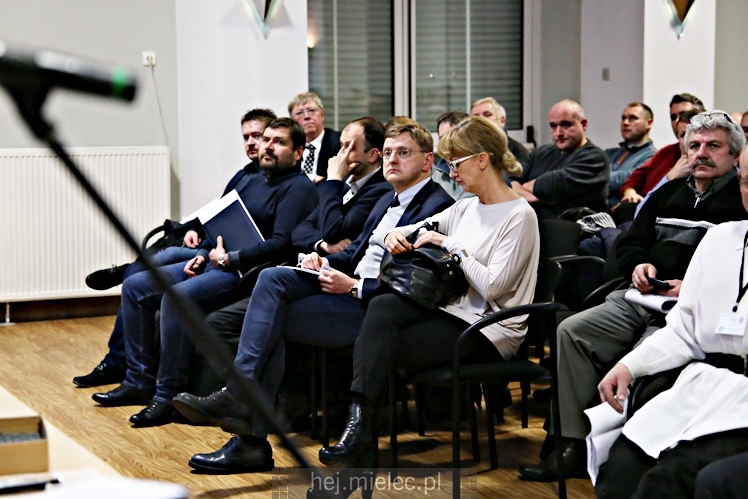 Otwarta rozprawa administracyjna dotycząca firmy Kronospan