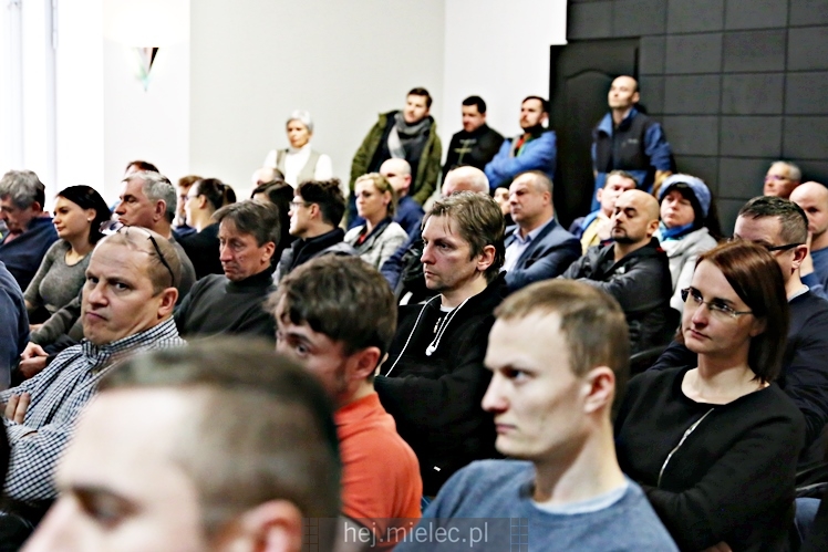 Otwarta rozprawa administracyjna dotycząca firmy Kronospan