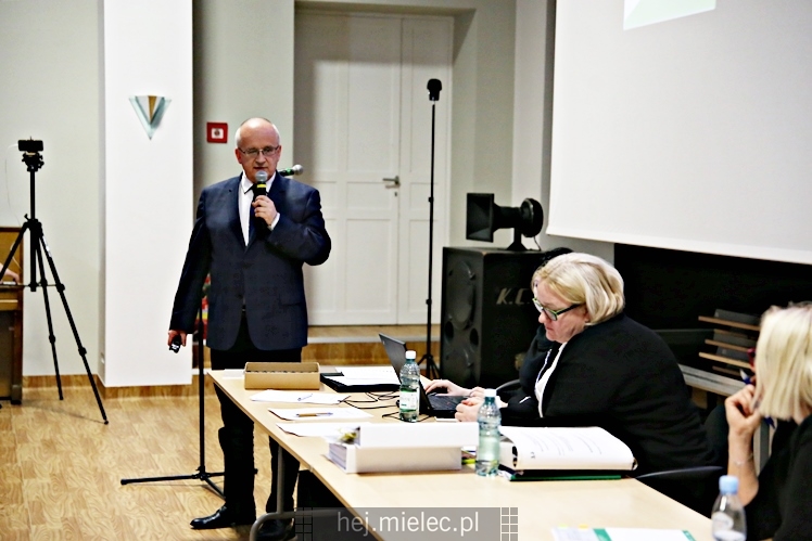 Otwarta rozprawa administracyjna dotycząca firmy Kronospan